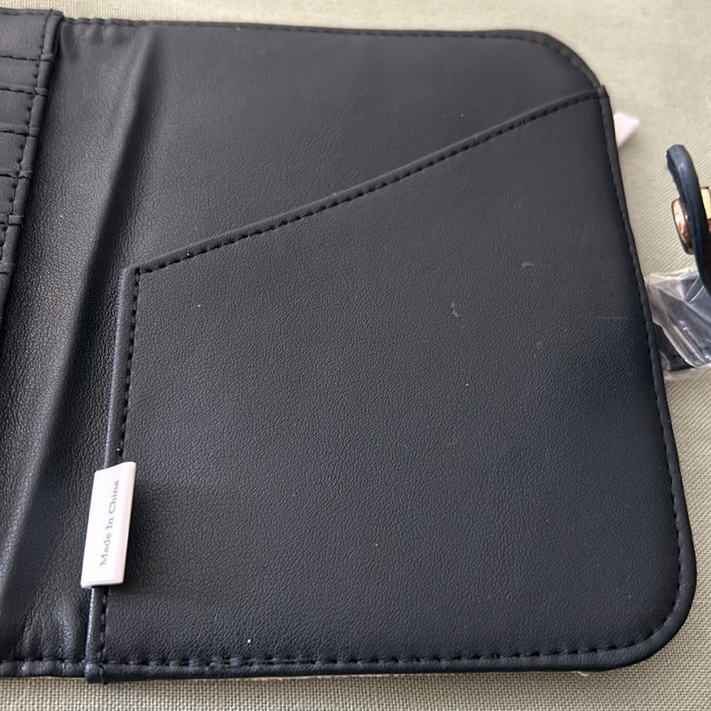 PASSPORT CASE NEW - Picture 4 of 5